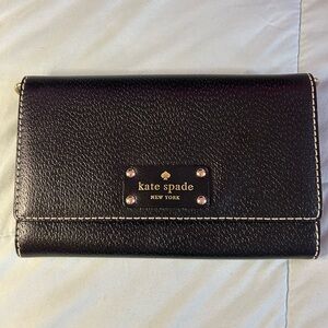 kate spade black leather wallet with gold-tone logo plate